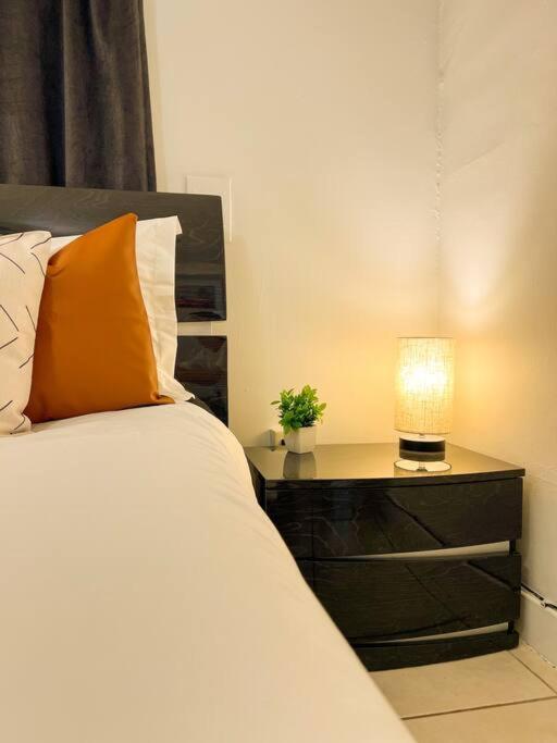 Cozy 1-Bedroom Rental In Miami Kültér fotó