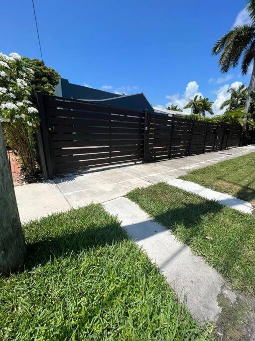 Cozy 1-Bedroom Rental In Miami Kültér fotó