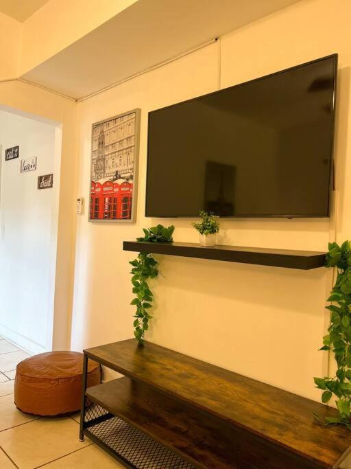 Cozy 1-Bedroom Rental In Miami Kültér fotó
