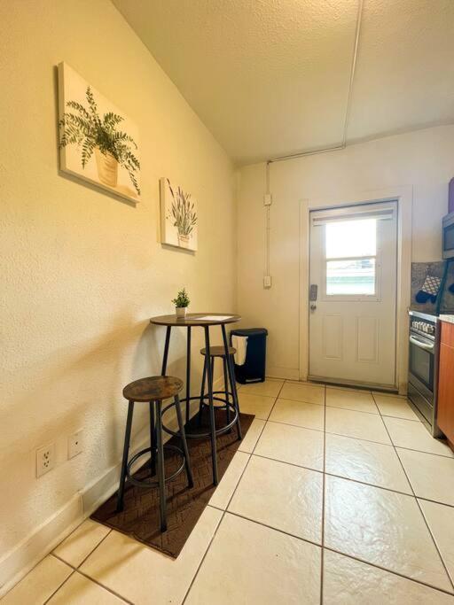 Cozy 1-Bedroom Rental In Miami Kültér fotó